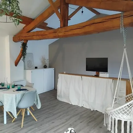 La Aux Hirondelles Дом отдыха Entraigues (Puy-de-Dome)