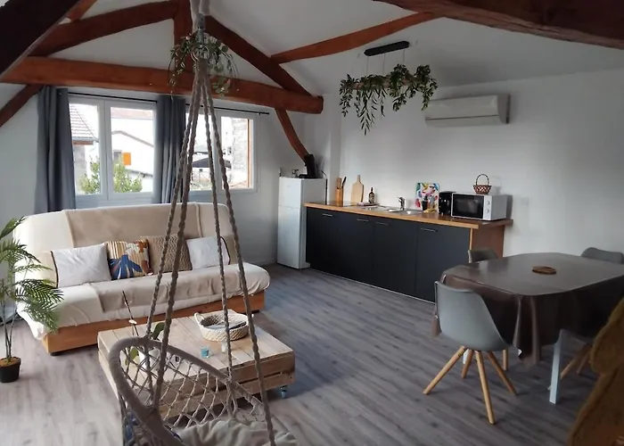 La Aux Hirondelles Entraigues (Puy-de-Dome)