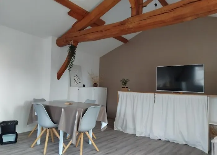 La Aux Hirondelles Holiday home *